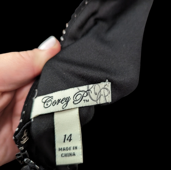 ☮️Rockabilly black dress with polka dots & pockets☮️ - Picture 3 of 4